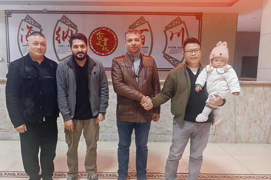 Grupna fotografija s gostima